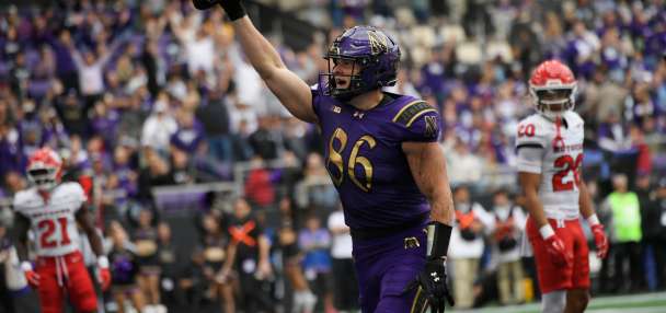 Aidan Chiles throws for 3 TD, runs in 2 more, and No. 24 Northwestern beats Rutgers 42-14