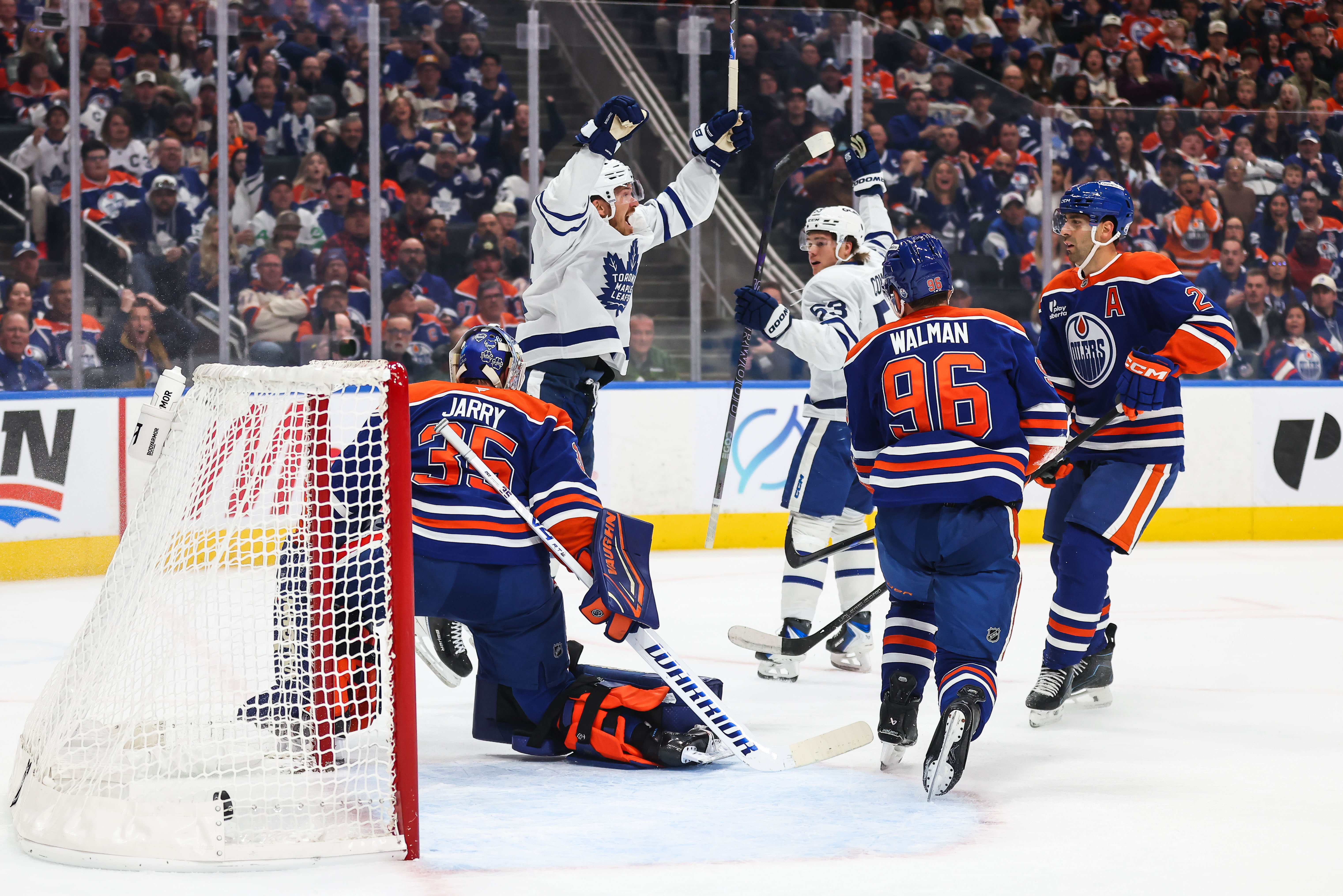 Nylander scores twice to reach 300 NHL goals as Maple Leafs rout Oilers 7-2