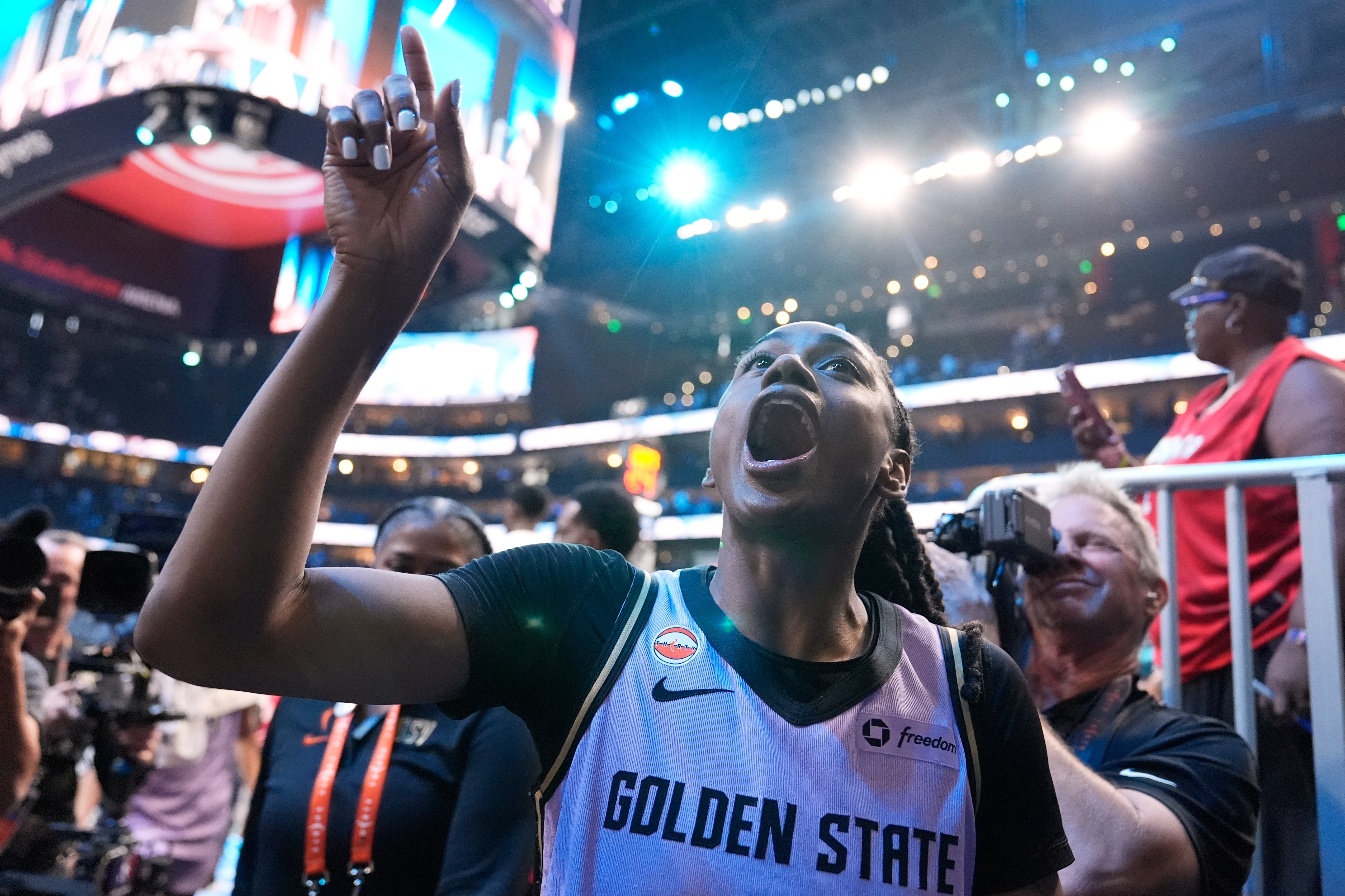 Lineup switch by coach Natalie Nakase works out as Valkyries even WNBA Finals series with Dream at 2