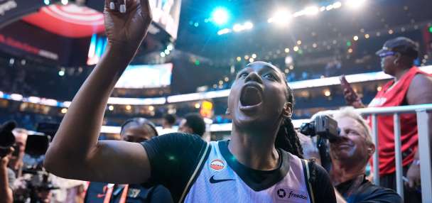 Lineup switch by coach Natalie Nakase works out as Valkyries even WNBA Finals series with Dream at 2