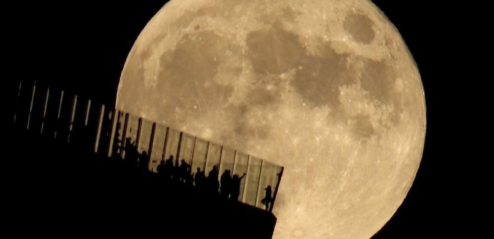 How to catch the Hunter's Moon this weekend — and maybe Saturn, too