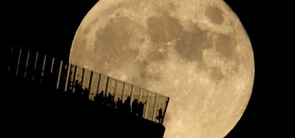 How to catch the Hunter's Moon this weekend — and maybe Saturn, too