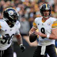 Rodgers throws TD pass in Paris as Steelers beat Saints 16-10 in NFL's regular-season France debut