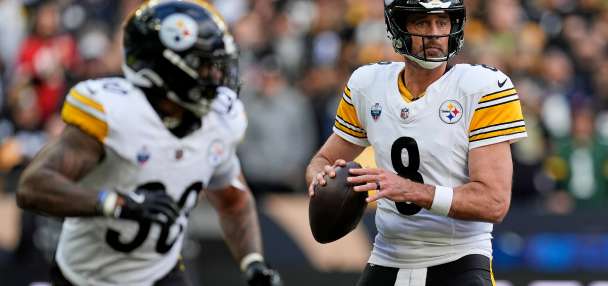 Rodgers throws TD pass in Paris as Steelers beat Saints 16-10 in NFL's regular-season France debut