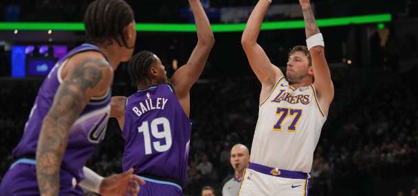 Luka Doncic scores NBA season-high 52 points in the Lakers' victory over the Jazz