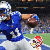 Jaxon Smith-Njigba has 150 receiving yards and a score in the Seahawks' 20-3 win over the Chiefs