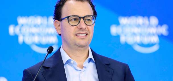 Artificial intelligence giant Anthropic files papers to sell shares to the public for the first time