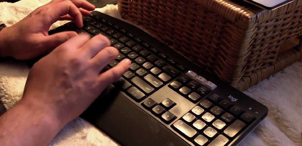 Regulators target middle men of online fraud