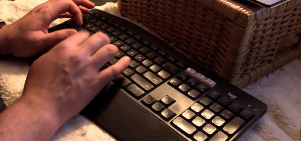 Regulators target middle men of online fraud