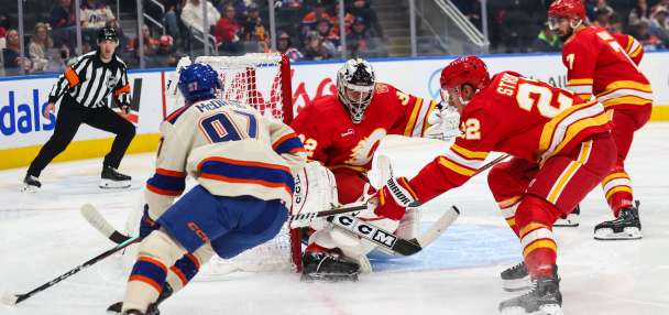 Jarry makes 24 saves in the Oilers' 4-0 victory over the Flames