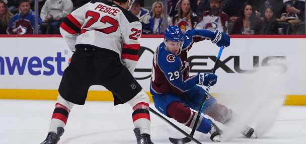 Kadri, Kelly score in 1:02 span early in 3rd in Avalanche's 5-2 win over Devils