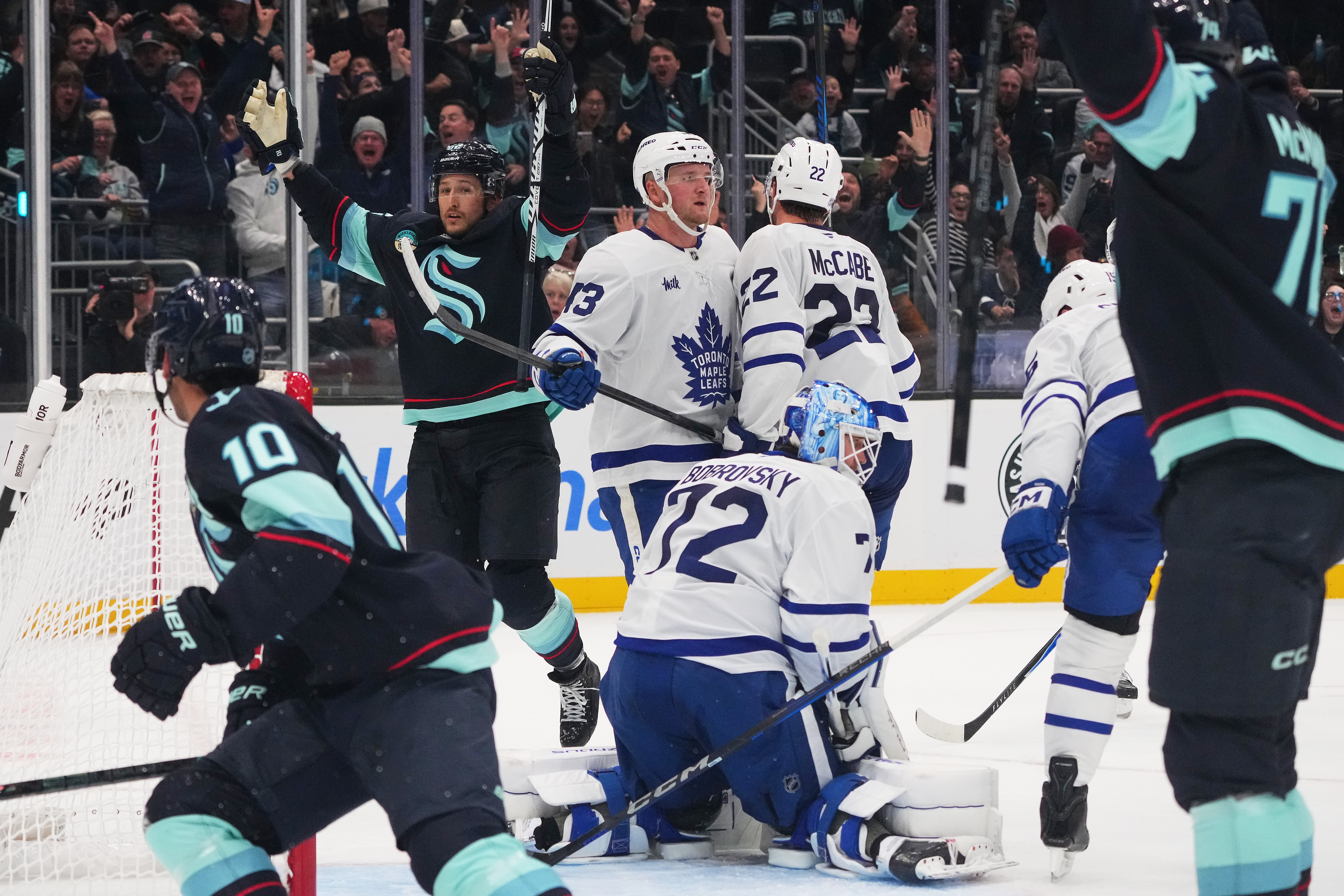 Kraken outlast Maple Leafs 5-4 to spoil No. 1 overall pick Gavin McKenna's big game
