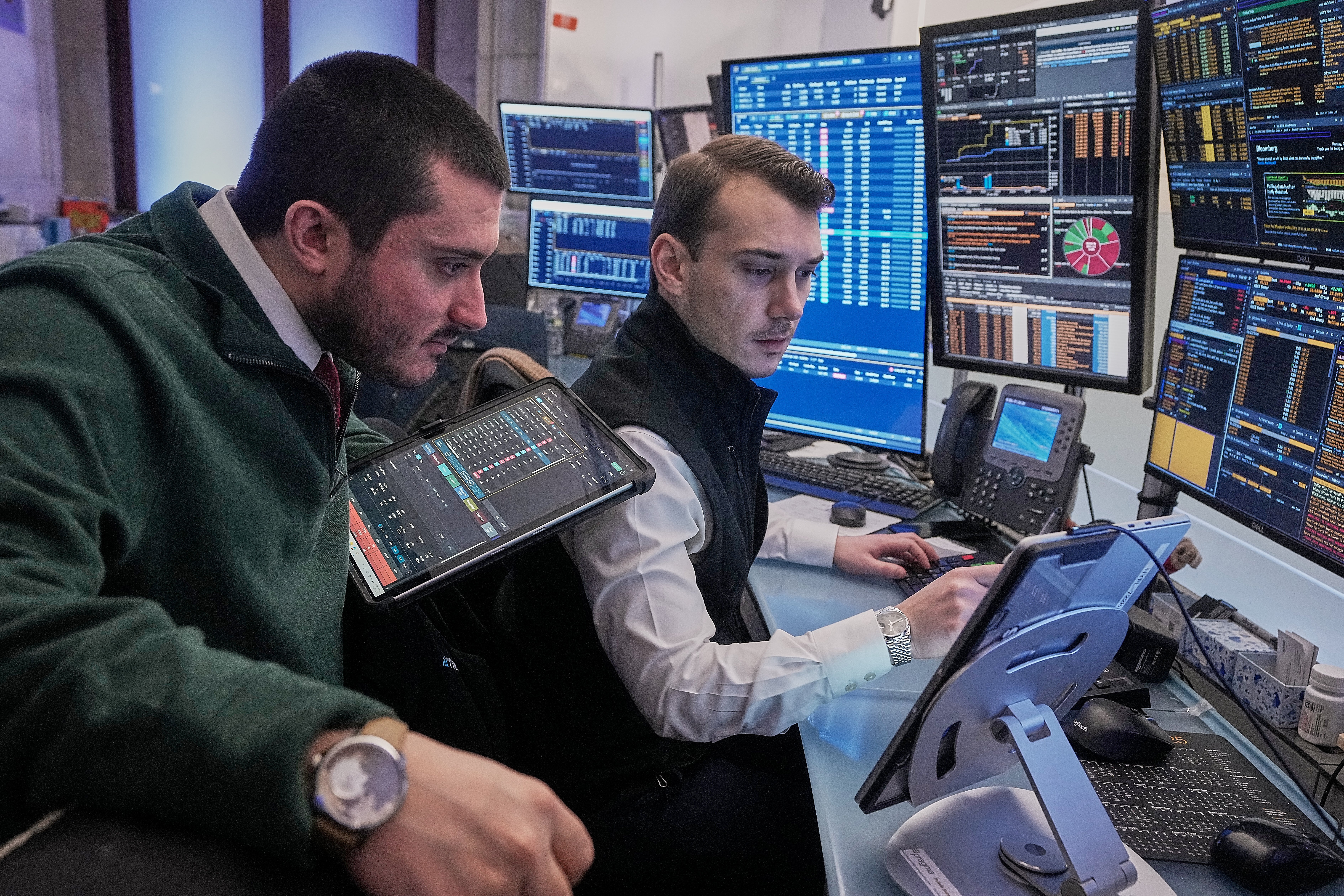 Wall Street drops to its worst day since June after the sell-off for tech stocks deepens