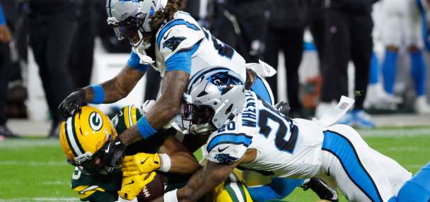 Packers' Watson goes to hospital with chest injury in 2nd quarter. Then he returns to the game.