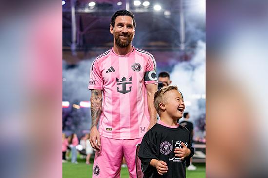 Utah 5-year-old with Down syndrome walks Messi on the field, scores goals with Beckham 