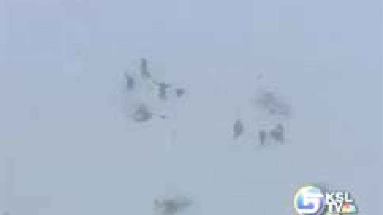 Snowmobiler caught in avalanche dies