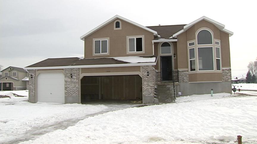 Investigators suspect arson at Magna home