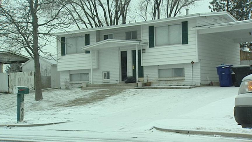 Barricaded man coaxed out by mother