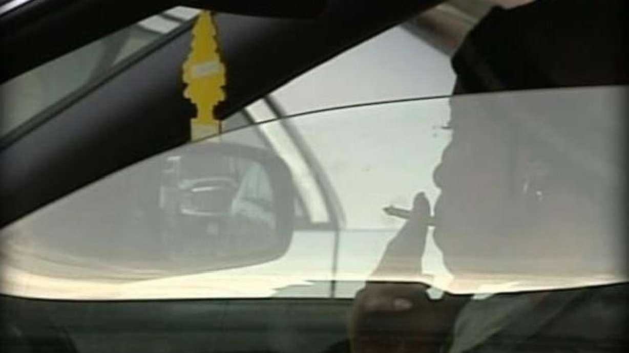 Bill could put limitation on smoking in cars