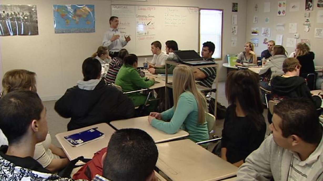 Tooele School District hunting for teachers