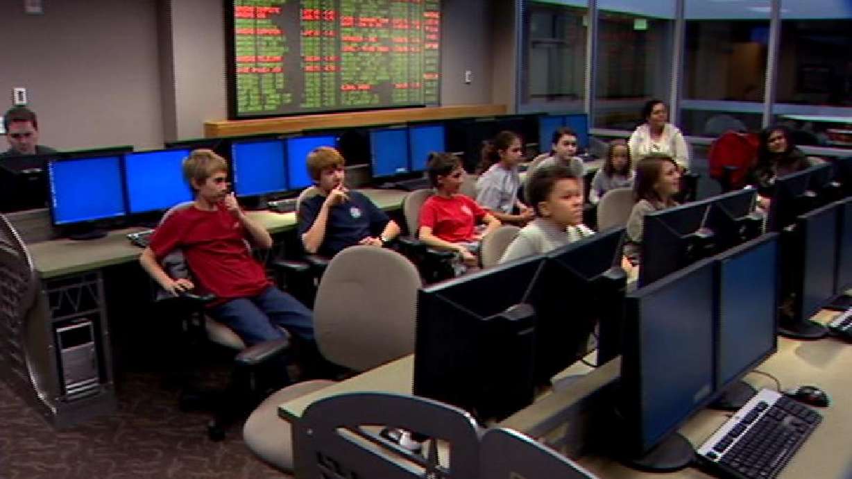 Seventh-graders smoke college students in stocks