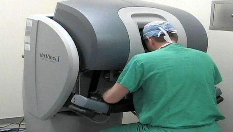 Robot helping surgeons work on smaller scale