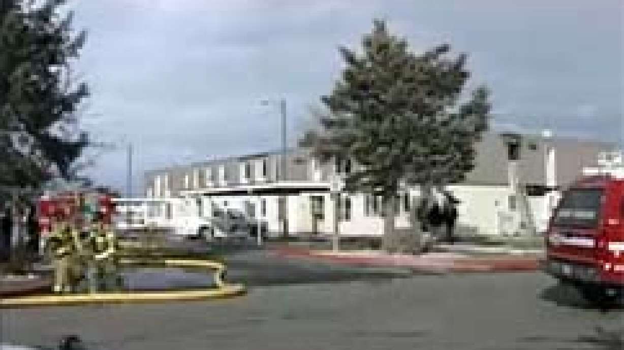 Crews battle fire at West Valley apartment