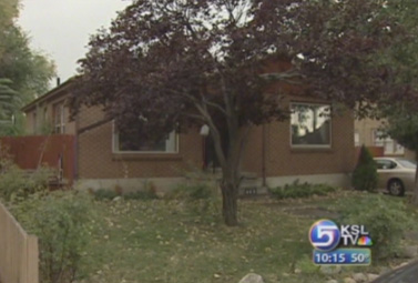 Volunteers Building New Home for Sandy Family