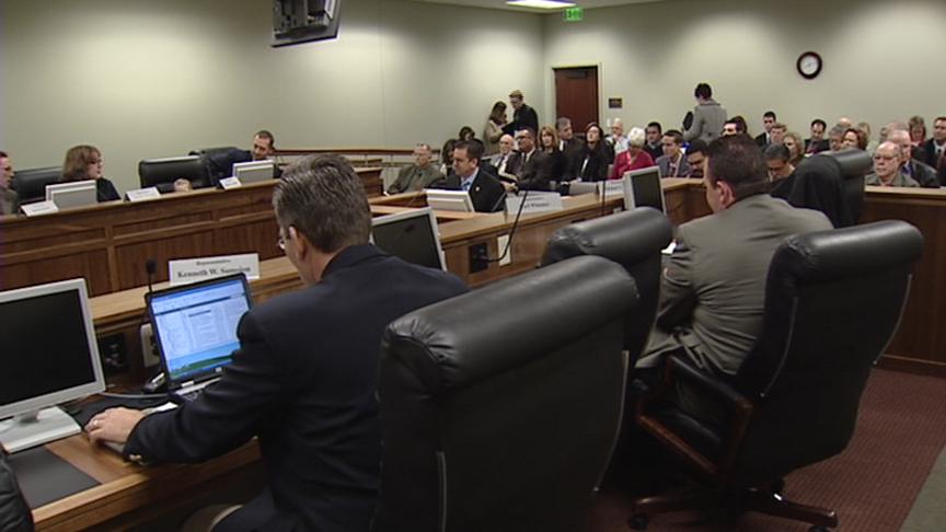 House committee approves bill that would take away driving privilege card