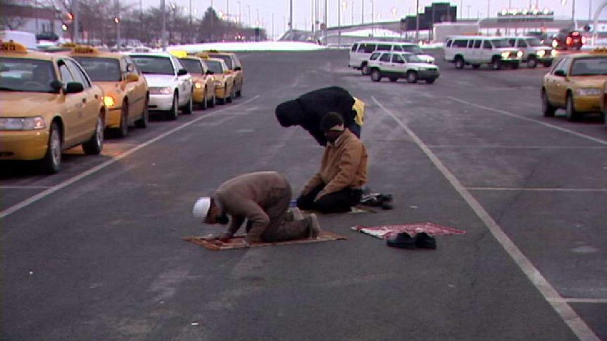 Is it illegal to pray on public property?