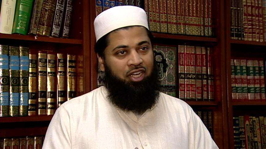 Is it illegal to pray on public property?