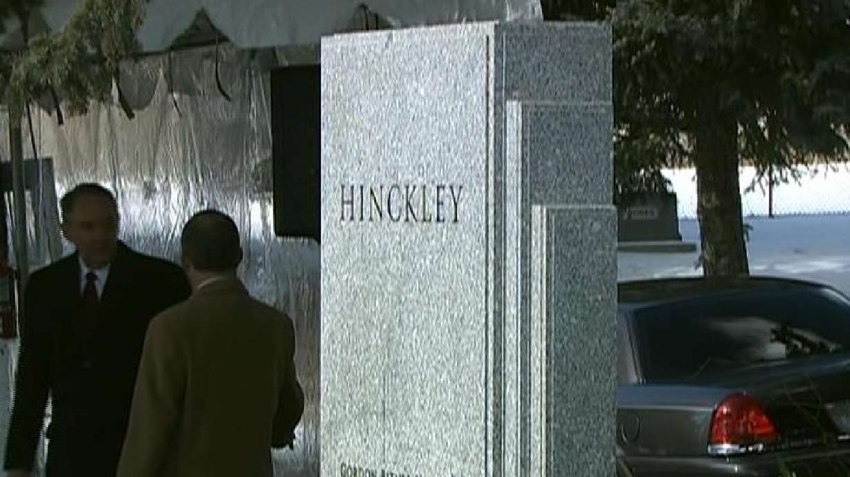 Pres. Hinckley laid to rest in Salt Lake City Cemetery