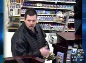 Man robs bank in grocery store