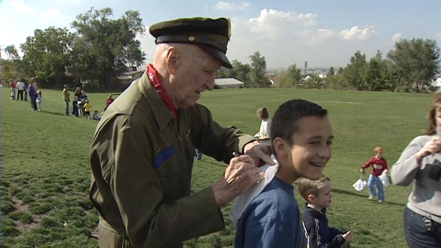 Elementary Students Meet the Candy Bomber