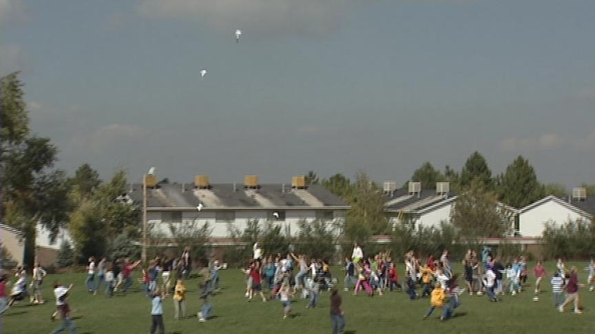 Elementary Students Meet the Candy Bomber