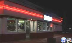 Police look for restaurant robbers