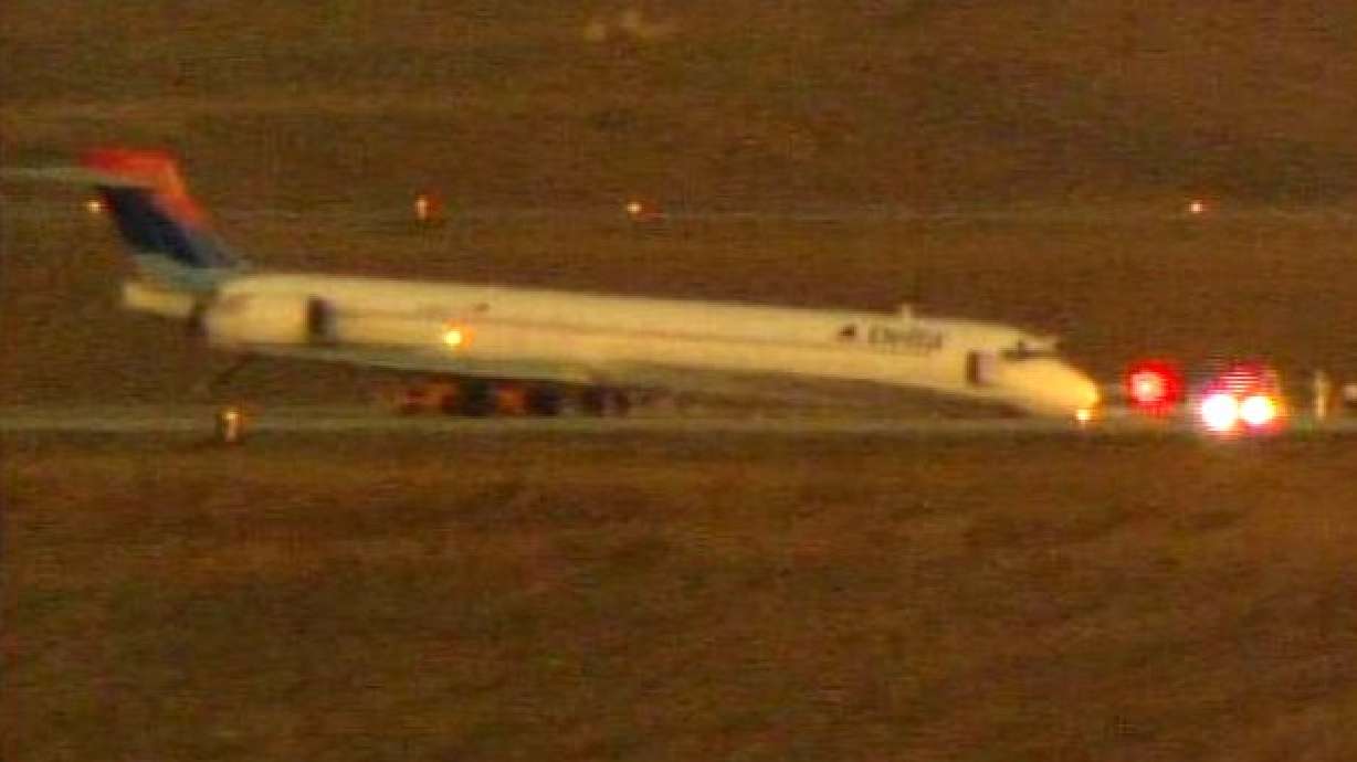 Passengers Tell About Emergency Landing