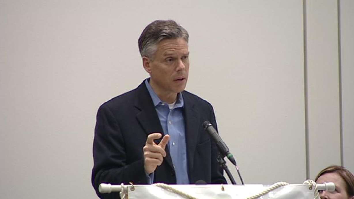 Governor Helps Motivate Utah's Teachers