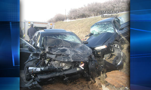 Teenager dies in car crash in Ogden