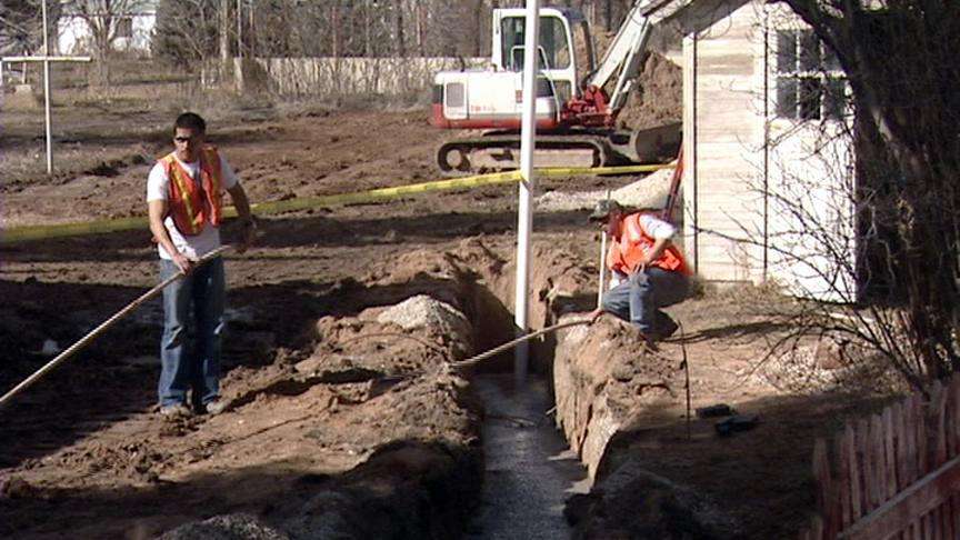 Woman says gas leak prevents sale of her home