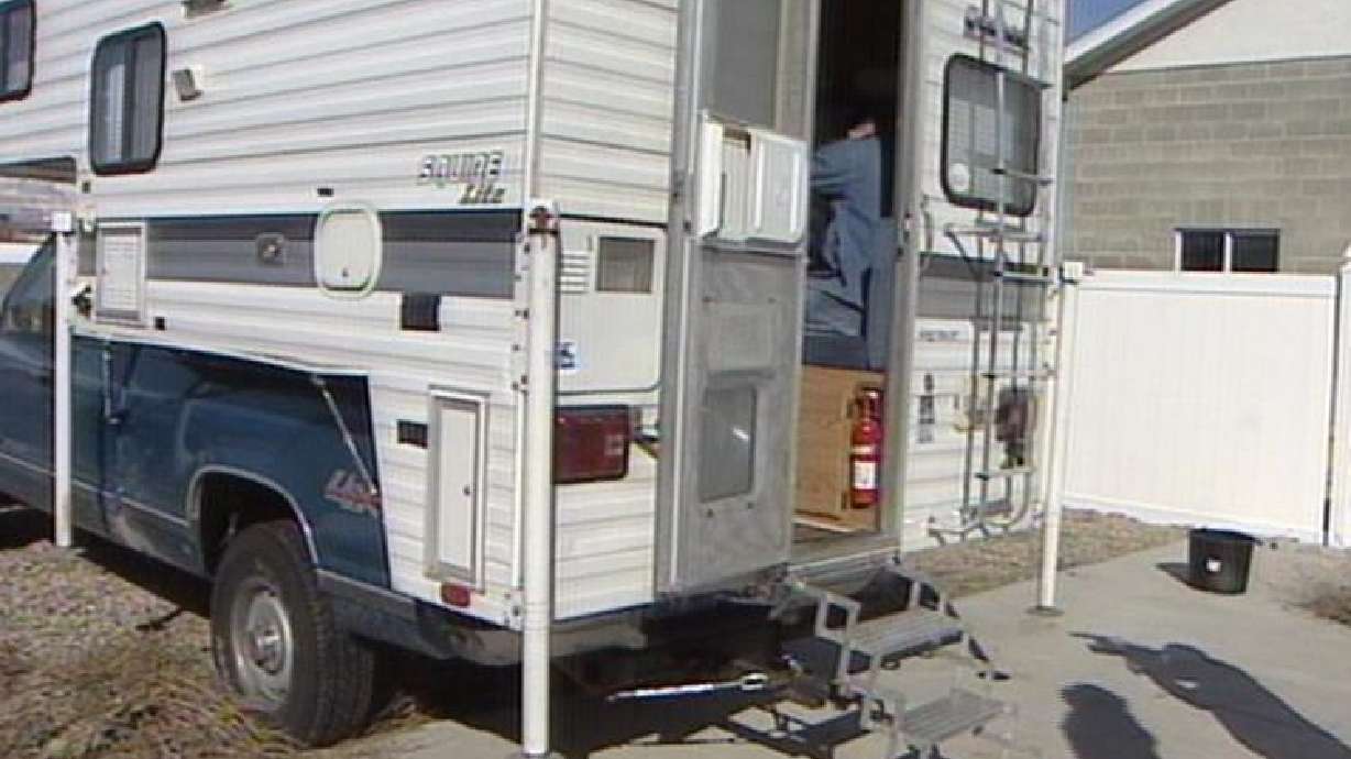 Riverton neighborhood quiets down as FBI investigation ends