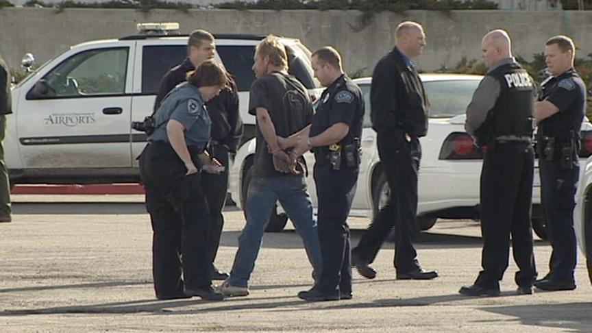 Police nab man suspected of trying to steal copper wiring