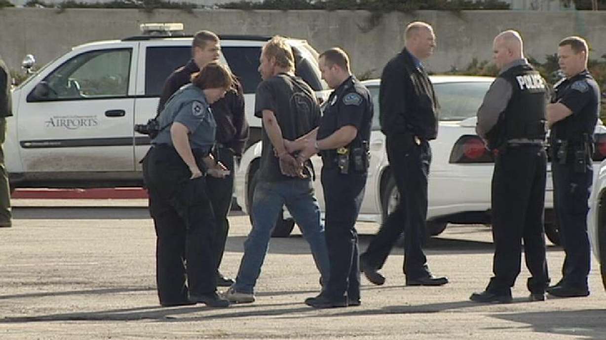 Police nab man suspected of trying to steal copper wiring