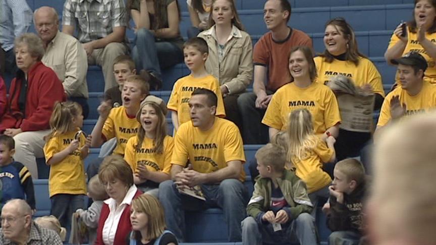 Mother of 6 returns to play college ball after 13 year hiatus