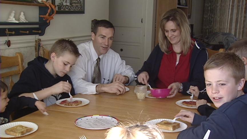 Mother of 6 returns to play college ball after 13 year hiatus