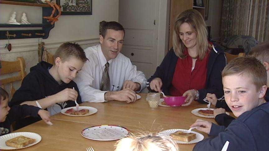 Mother of 6 returns to play college ball after 13 year hiatus