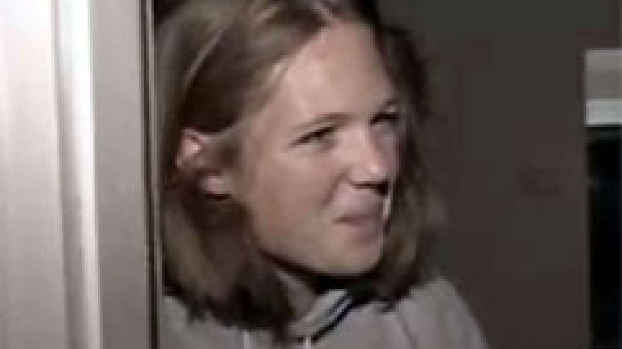 Woman Nominates Sister for High Five