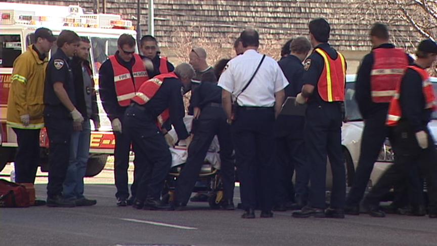 Driver hits 2 pedestrians in a crosswalk