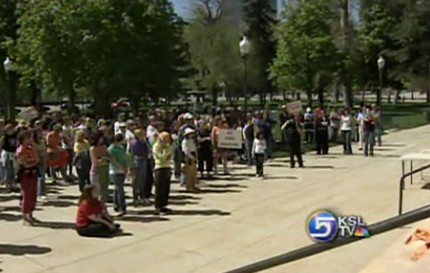 Crowds Gather to Urge End to Sudan Genocide 