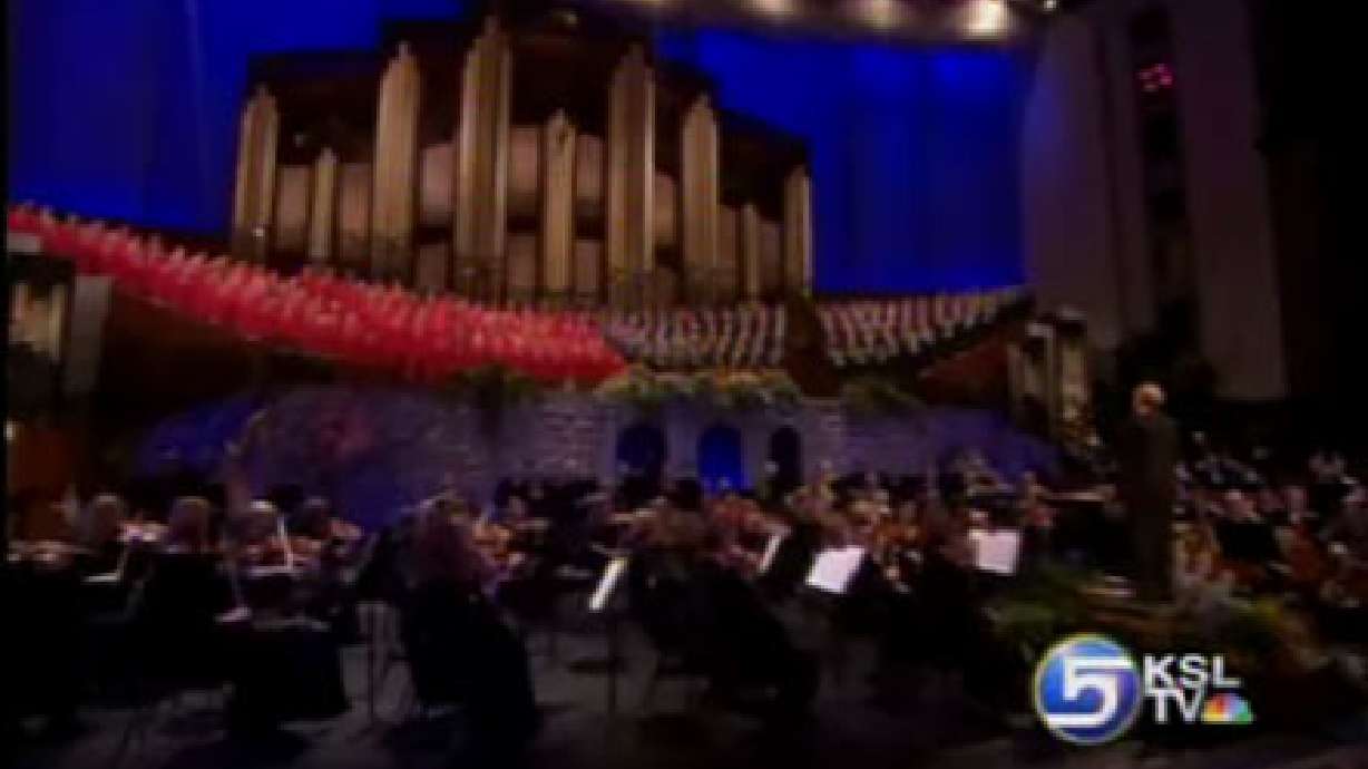 Mormon Tabernacle Choir Marks 4,000 Broadcast